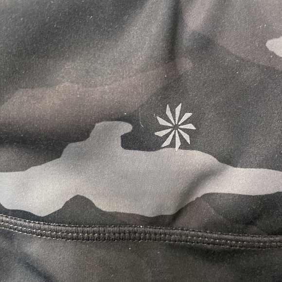 Athleta black camo crop leggings size XL. - Picture 10 of 16